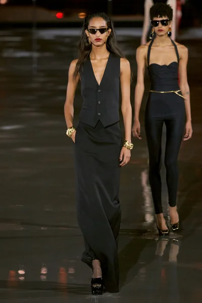 Look 25